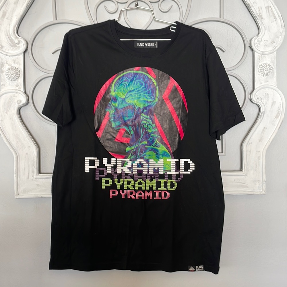 Black Pyramid Black Graphic Short Sleeve Tee with Neon Skull Print